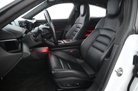 Porsche Taycan vaihtoauto
