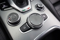 Alfa Romeo Stelvio vaihtoauto
