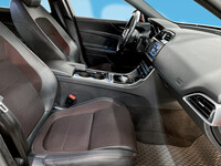 Jaguar XE vaihtoauto