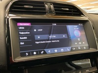 Jaguar F-PACE vaihtoauto