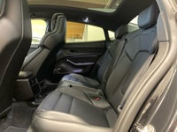 Porsche Taycan vaihtoauto