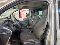 Ford Tourneo Custom vaihtoauto