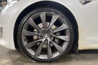 Tesla Model S vaihtoauto