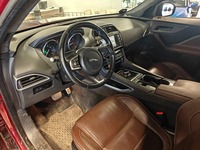 Jaguar F-PACE vaihtoauto