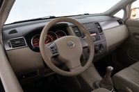 Nissan Tiida vaihtoauto