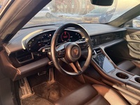 Porsche Taycan vaihtoauto