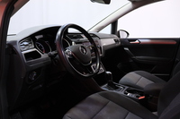 Volkswagen Touran vaihtoauto