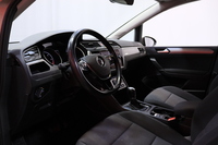 Volkswagen Touran vaihtoauto