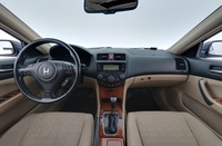 Honda Accord vaihtoauto