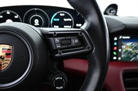 Porsche Taycan vaihtoauto