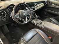 Alfa Romeo Stelvio vaihtoauto