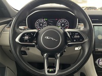 Jaguar F-PACE vaihtoauto