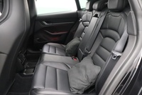 Porsche Taycan vaihtoauto