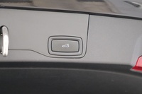 Porsche Taycan vaihtoauto