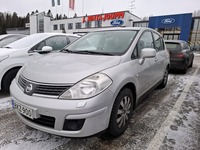 Nissan Tiida vaihtoauto