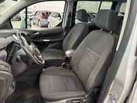 Ford Grand Tourneo Connect vaihtoauto