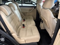 Volkswagen Touran vaihtoauto