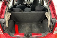 Nissan Micra vaihtoauto