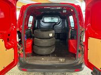 Ford Transit Courier vaihtoauto