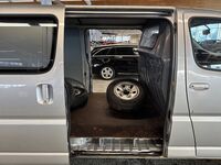 Toyota Hiace vaihtoauto