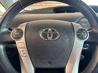 Toyota Prius PHEV vaihtoauto