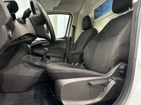 Ford Transit Courier vaihtoauto