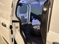 Ford Transit Courier vaihtoauto