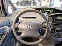 Toyota Previa vaihtoauto