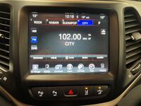 Jeep Cherokee vaihtoauto