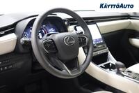 Lexus LBX vaihtoauto