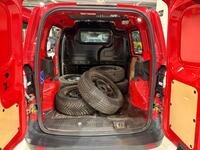 Ford Transit Courier vaihtoauto