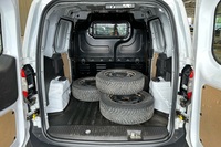 Ford Transit Courier vaihtoauto