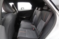 Lexus LBX vaihtoauto