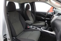 Nissan Navara vaihtoauto