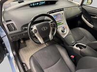 Toyota Prius PHEV vaihtoauto
