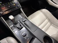 Lexus IS vaihtoauto