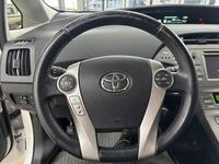Toyota Prius PHEV vaihtoauto