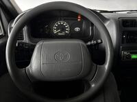 Toyota Hiace vaihtoauto
