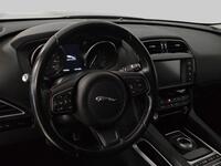 Jaguar F-PACE vaihtoauto