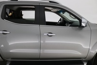 Nissan Navara vaihtoauto