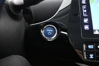 Toyota Prius Plug-in vaihtoauto