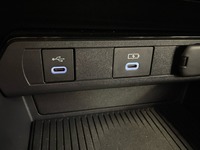 Toyota Prius Plug-in vaihtoauto