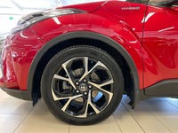 Toyota C-HR vaihtoauto