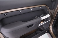 Land Rover Defender vaihtoauto