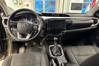 Toyota Hilux vaihtoauto