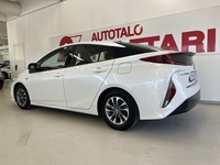 Toyota Prius PHEV vaihtoauto