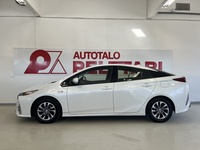 Toyota Prius PHEV vaihtoauto