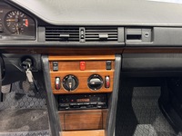 Mercedes-Benz 230 vaihtoauto