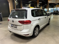 Volkswagen Touran vaihtoauto