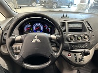 Mitsubishi Grandis vaihtoauto
